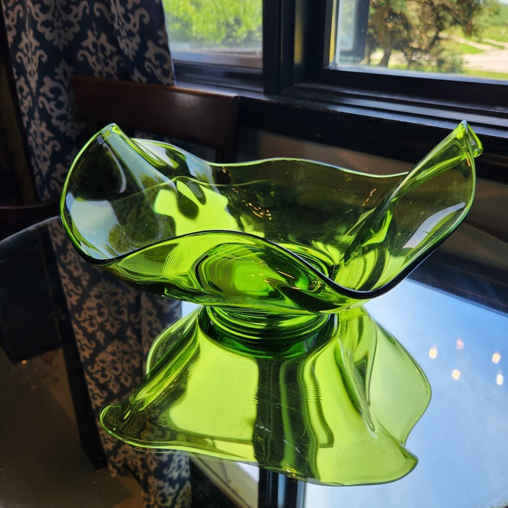 Large Viking Glass Bowl! Art glass style bowl, centerpiece, fruit bowl, decor - Picture 2 of 10